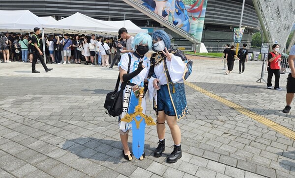 - 중운과 행추도 여름축제에 방문했다