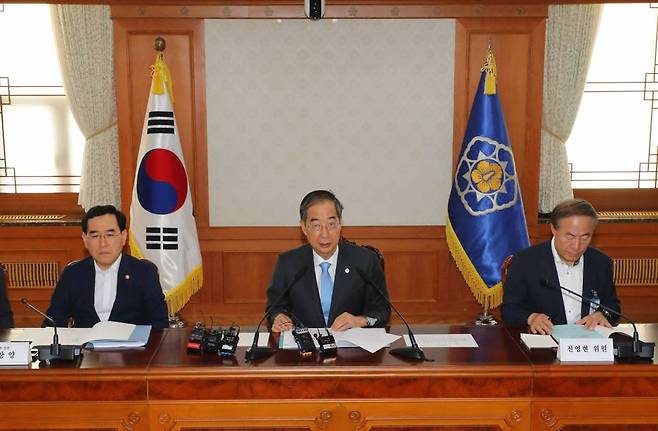 한덕수 국무총리가 20일 오후 서울 종로구 정부서울청사에서 국가첨단전략산업위원회 회의를 하고 있다. 2023.07.20./사진=뉴시스