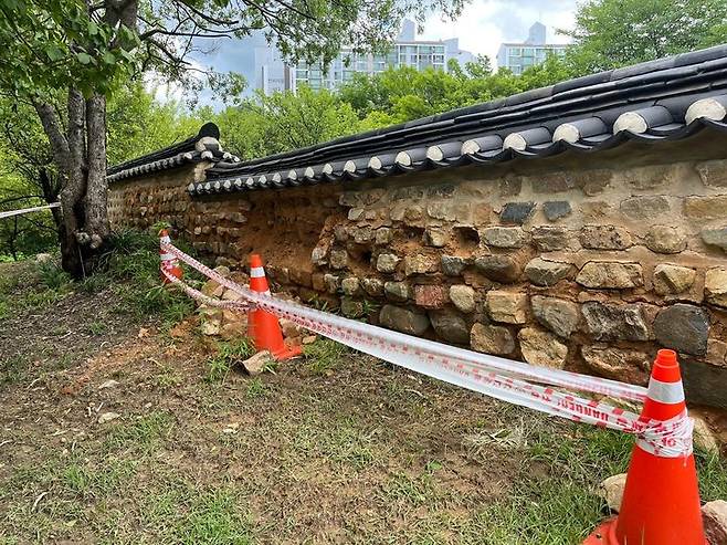 [서울=뉴시스] 대전 동춘당 종택 피해 (사진=문화재청 제공0 2023.07.20. photo@newsis.com *재판매 및 DB 금지