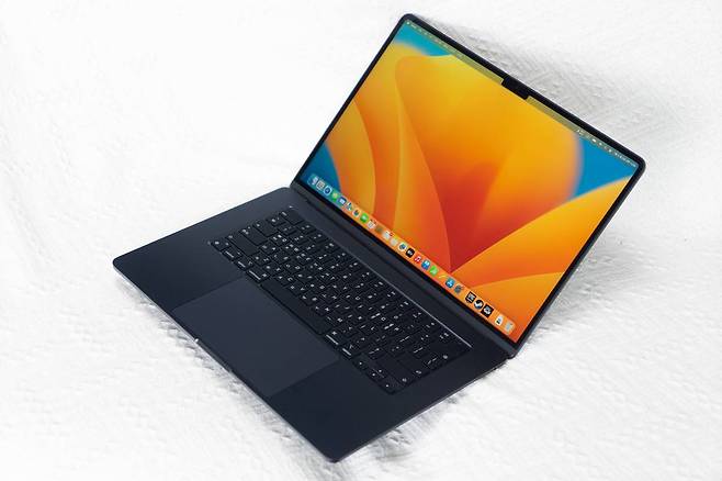 애플 맥북 에어 2023 15형 모델. 출처=IT동아