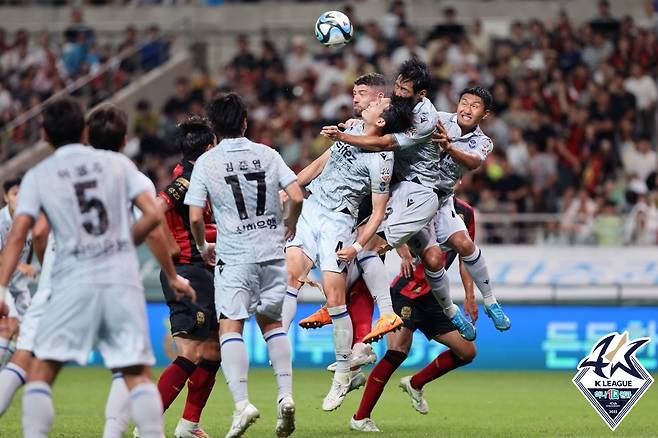 서울과 인천의 경기 모습. /사진=한국프로축구연맹