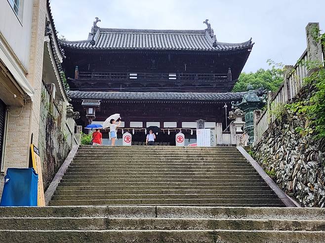 고토히라는 금릉인데, 왕인박사가 출항한 월출산 아래 지역도 같은 이름이라 눈길이 간다.