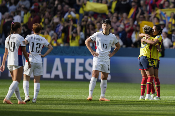 Korea's Park Eun-sun, center, reacts after losing 2-0 to Colombia in a Group H match at the 2023 FIFA Women's World Cup at Sydney Football Stadium in Moore Park, Sydney on Tuesday. [AP/YONHAP]