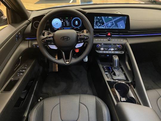 더 뉴 아반떼 N 운전석. 이상현 기자