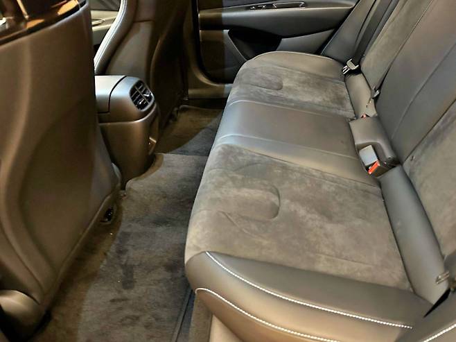 더 뉴 아반떼 N 2열 / 출처=IT동아