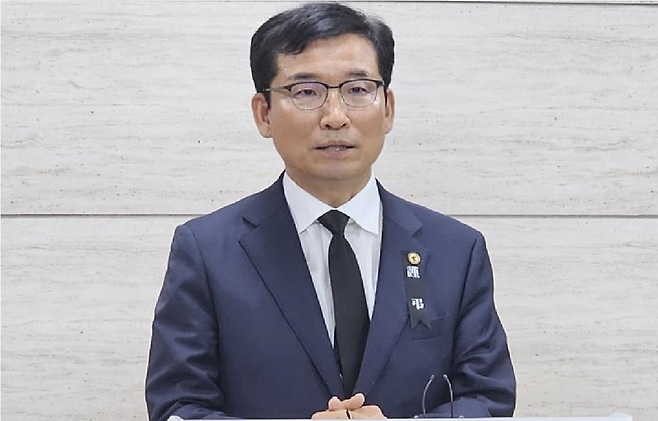 오늘(26일) 사과 기자회견을 하는 윤건영 충북교육감 / 사진 = 충북도교육청 제공