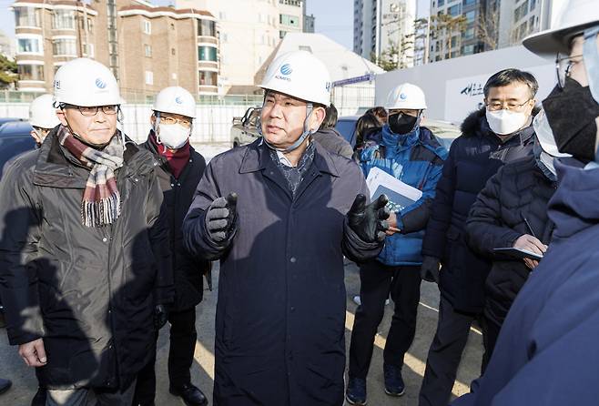 서울 마포구는 안전을 위협하고 도시미관을 저해하는 빈집 실태를 조사해 정비계획을 수립한다고 26일 밝혔다. [마포구 제공]