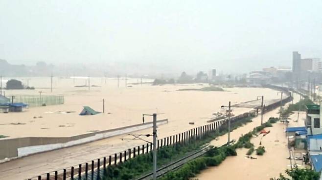 지난 15일 침수된 청주 강내면 일대