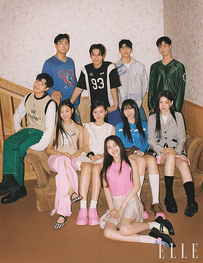 (왼쪽 위부터시계 방향으로) 평석이 입은 티셔츠는 Sunnei. 팬츠와 슈즈는 모두 스타일리스트 소장품. 상원이 입은 티셔츠는 ERL. 지민이 입은 블랙 져지 셔츠는 Chuck. 팬츠는 스타일리스트 소장품. 정윤이 입은 셔츠는 Doublet. 세연이 입은 그린 톱은 Supreme. 예린이 입은 재킷은 Bmuet(Te). 셔츠는 Dew E Dew E. 스커트는 스타일리스트 소장품. 슈즈는 Camper. 서 현이 입은 니트는 Margarin Fingers. 레더 팬츠는 Coach. 슈즈는 Camper. 서영이 입은 슬리브리스는 Bmuet (Te). 스커트는 Tommy Hilfiger. 슈즈는 Camper. 지우가 입은 드레스는 Bmuet(Te). 핑크 슈즈는 Camper. 희지가 입은 홀터넥은 We11done. 팬츠는 Dew E Dew E. 슈즈는 Charles & Keith.