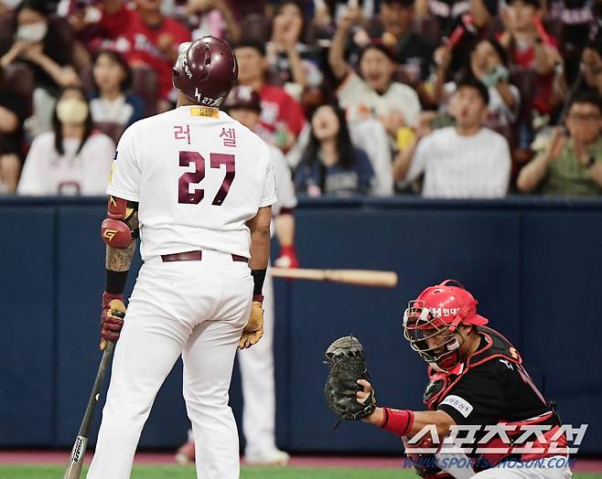 15일 서울 고척스카이돔에서 열린 KIA와 키움의 경기. 4회말 2사 만루 러셀이 삼진 당하고 있다. 고척=정재근 기자 cjg@sportschosun.com/2023.6.15/