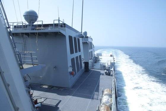 시험항해 중인 정조대왕함. 이철재 기자