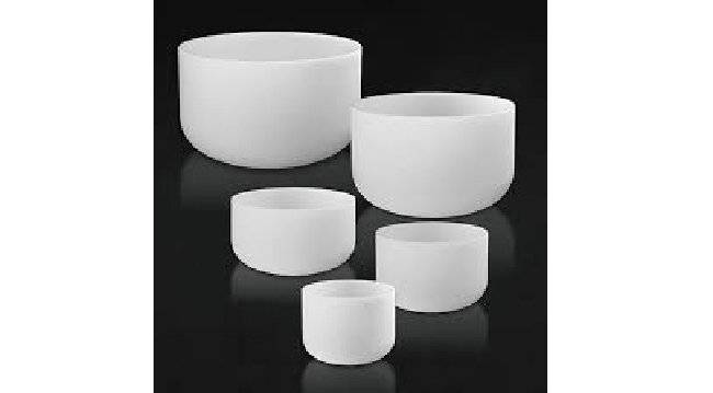 반도체칩을 만드는 원판인 웨이퍼를 만들 때 없어서는 안 되는 장비인 ‘석영 도가니’. 실리콘을 녹일 때 쓰는 용기다. 일본의 신에츠 석영, 제이에스큐(JSQ) 같은 회사들이 독점적으로 세계시장을 점유하고 있다. [동아일보 자료사진]