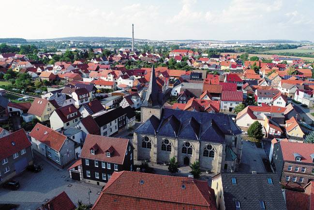 라이네펠데는 옛 동독시절 임대주택을 철거하고 도심 중심축에 새 거주지를 마련했다. 중심축을 중심으로 각종 인프라를 밀집시키는 방법으로 도시 재생에 성공했다. 사진은 라이네펠데의 새 거주지 풍경. [라이네펠데시 제공]