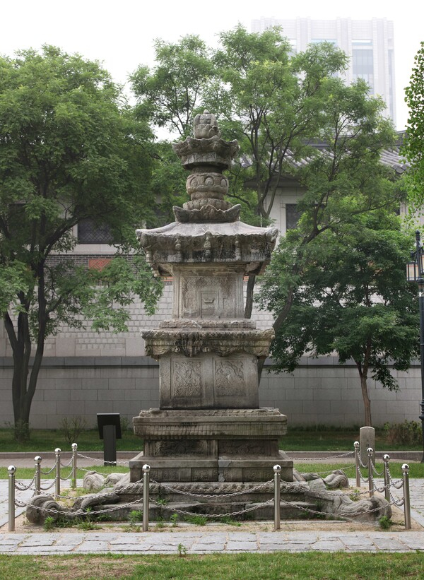 서울 경복궁에 있던 지광국사탑 모습. 사진 제공=문화재청