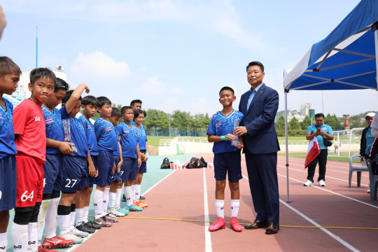 5학년 도약 9시 40분 종합 2구장 태국논타부리 - 진천FC