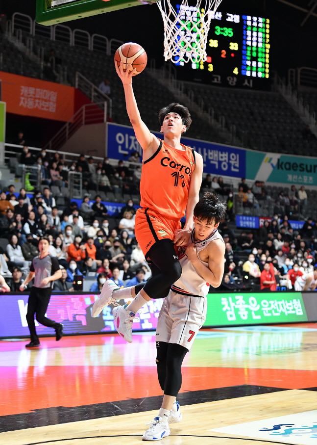 조한진(왼쪽). /사진=KBL