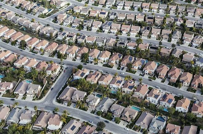 농산물 반출이 금지된 캘리포니아 스티븐슨랜치 지역 자료사진