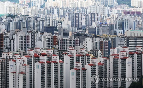 23일 서울 남산에서 내려다 본 서울 도심 아파트. 연합뉴스