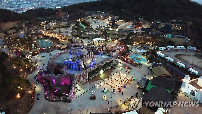 경남 김해시 김해가야테마파크 야경 [김해시 제공]