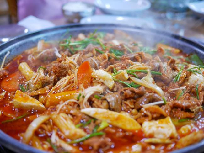 경남 창원 ‘자연농원’의 오리주물럭.