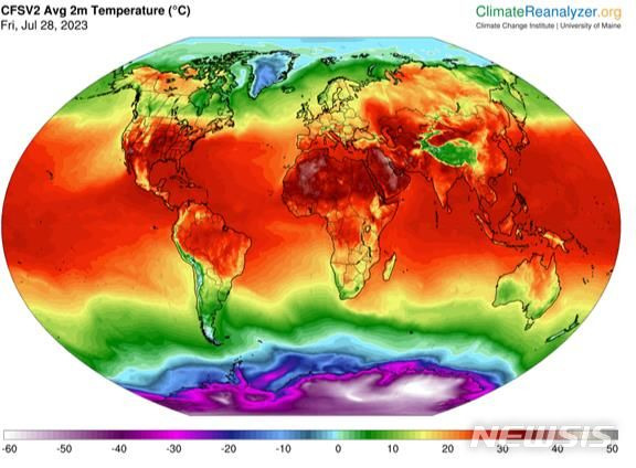 [청주=뉴시스] 연종영 기자 = 미항공우주국(NASA)이 3일 공개한 세계기온분석 영상. 지구의 절반을 뜨거운 공기덩어리가 뒤덮고 있는 상황을 한 눈에 볼 수 있다. (사진=고려대기환경연구소 제공) 2023.08.03. jyy@newsis.com *재판매 및 DB 금지