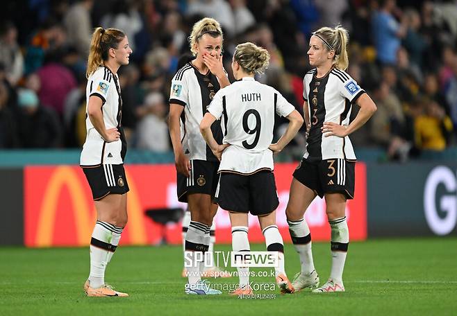 ▲ 한국과 경기가 끝나고 조별리그 탈락에 아쉬워하는 독일 대표팀.