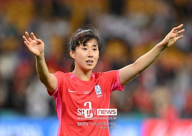 ▲ 인사하는 추효주