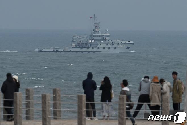 대만 해협을 항해하는 중국 해군 함선. 2023.4.7 ⓒ AFP=뉴스1