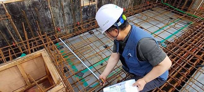 서울주택도시공사(SH공사)가 최근 인천 검단 지하주차장 붕괴사고와 같은 각종 건설현장 안전사고를 예방하고 부실시공을 방지하기 위해 '동영상 기록관리'를 본격 시행한다.ⓒSH공사