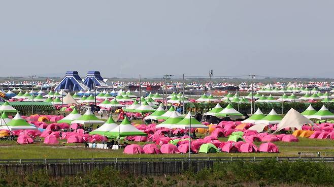 지난 3일 전북 부안군 '2023 새만금 제25회 세계스카우트잼버리' 숙영지에 그늘을 찾아볼 수 없다. /사진= 뉴시스