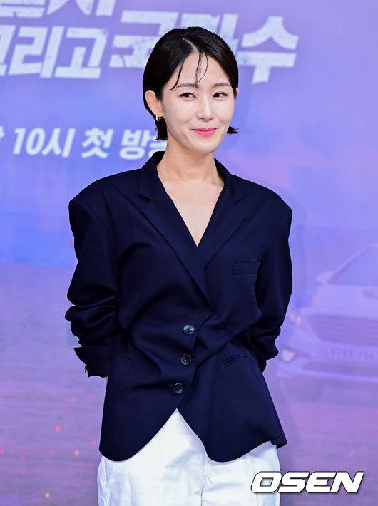 [OSEN=지형준 기자]배우 손지윤이 포토타임을 하고 있다. 2023.08.04 /jpnews@osen.co.kr