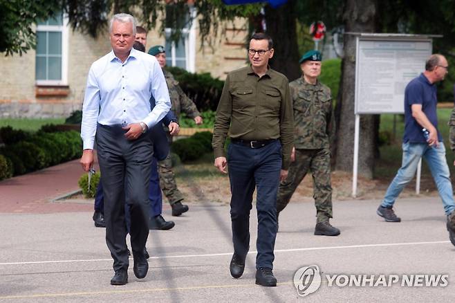 기자회견하는 폴란드 총리와 리투아니아 대통령 [EPA 연합뉴스 자료사진. 재판매 및 DB 금지]