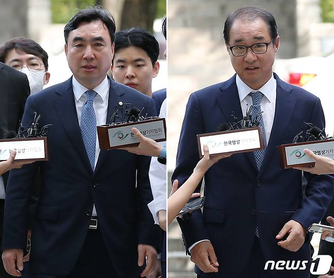 '더불어민주당 전당대회 돈 봉투 의혹' 사건 핵심 피의자 무소속 윤관석 의원(왼쪽 사진)과 이성만 의원이 4일 오전 서울 서초구 서초동 서울중앙지방법원으로 구속 전 피의자심문(영장실질심사)에 출석하며 취재진의 질문공세를 받고 있다. 2023.8.4/뉴스1 ⓒ News1 박정호 기자