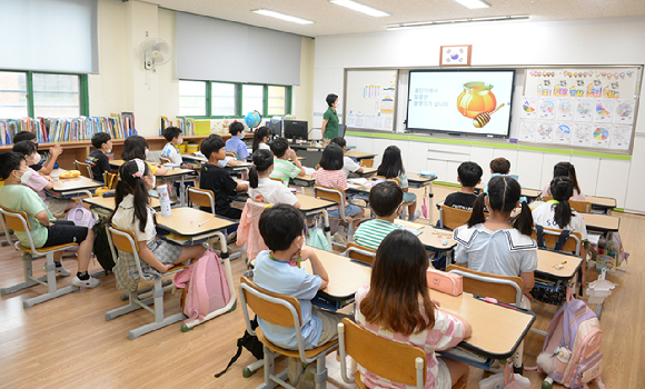 울산 모 초등학교에서 흉기 난동이 발생할 것이라는 예고 글을 쓴 범인은 지역 내 초등학생인 것으로 드러났다. 사진은 한 초등학교 풍경으로 본 기사와는 무관한 이미지. [사진=뉴시스]