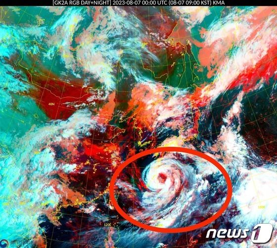 7일 오전 9시 기준 천리안위성 2A호에서 관측한 태풍 카눈 모습(기상청 제공) (C) 뉴스1