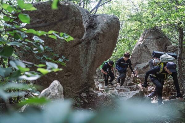 호랑바위 이후부터는 조금 경사가 가팔라지기 시작한다.