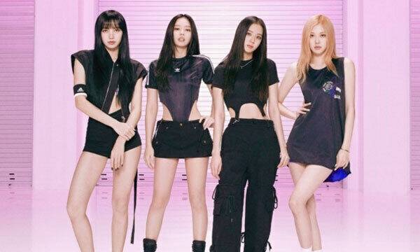 K팝 4인조 걸그룹 블랙핑크 멤버들이 포즈를 취하고 있다. YG엔터테인먼트 제공
