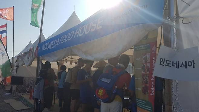 꼬치 구이인 사테 등을 파는 인도네시아 푸드하우스/사진= 유동주 기자