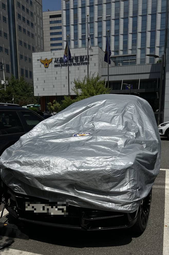 3일 오후 강남경찰서에 주차된  신씨의 롤스로이스 사고 차량 /사진=양윤우 기자