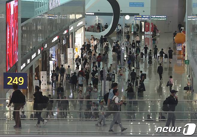 사진은 인천국제공항 2터미널 내 면세점의 모습. 2023.5.21/뉴스1 ⓒ News1 신웅수 기자