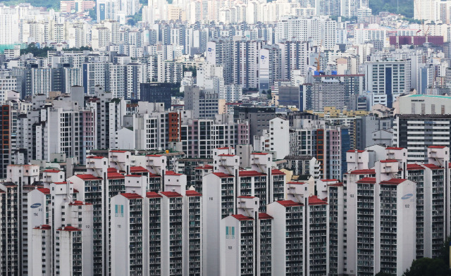 위 이미지는 기사와 무관함. 사진은 서울 남산에서 내려다 본 서울 도심 아파트. 연합뉴스