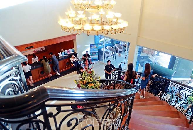 한국에 대한 애정이 넘치는 스텝들 (사진. 김관수)