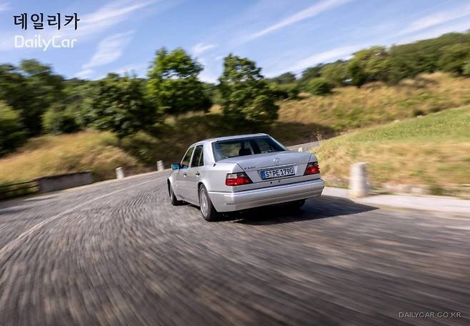 벤츠 E클래스 6세대 E500 (W124)