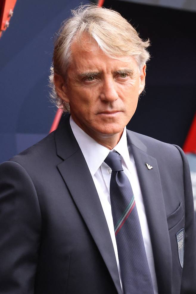 Italy's coach Roberto Mancini attends the UEFA Nations League football match for third place between Netherlands and Italy at the De Grolsch Veste Stadium in Enschede on June 18, 2023. (Photo by SIMON WOHLFAHRT / AFP)