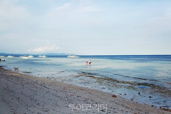 평화로운 두말루안 비치의 오후 (사진. 김관수)