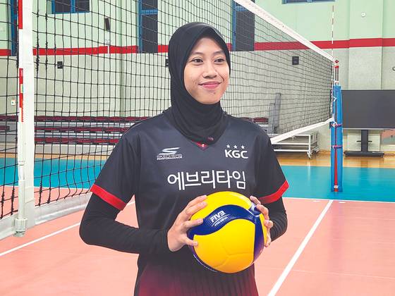 Daejeon KGC's Megawati Hangestri Pertiwi poses for a photo during an interview with the JoongAng Ilbo at KGC's training center in Daejeon in July. [JOONGANG ILBO]