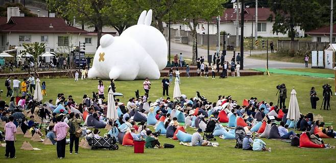 지난5월 13일 서울 용산구 용산어린이정원을 찾은 시민들/사진=뉴시스