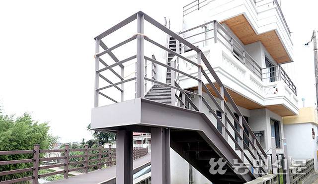 어여와 3호 북스테이.