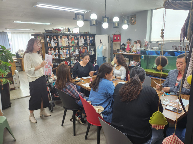 동네배움터 미니어처 만들기 수업. 사진제공=중구