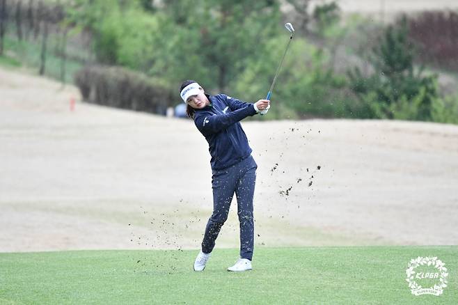 하이원 리조트 여자오픈 통산 2회 우승을 한 유소연의 지난해 KLPGA 투어 대회 경기 모습. /사진= KLPGA